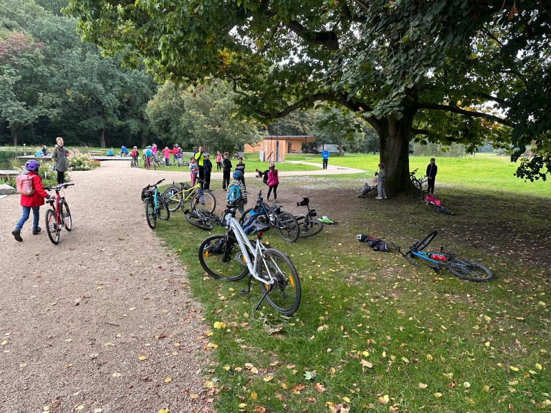 Třetí třída na cyklovýletě